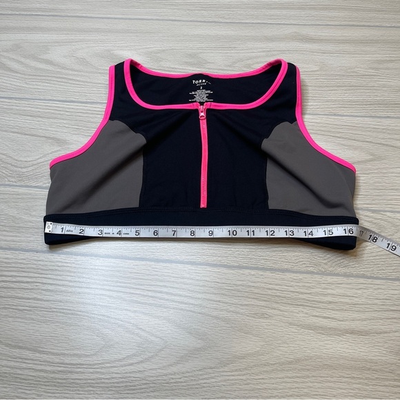 Torrid Active Black Pink Front 3/4 Zip Sports Bra Women’s size 2 (2X) - Picture 11 of 11